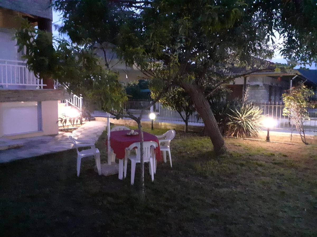 Polis΄ House Appartement Vrasná Buitenkant foto