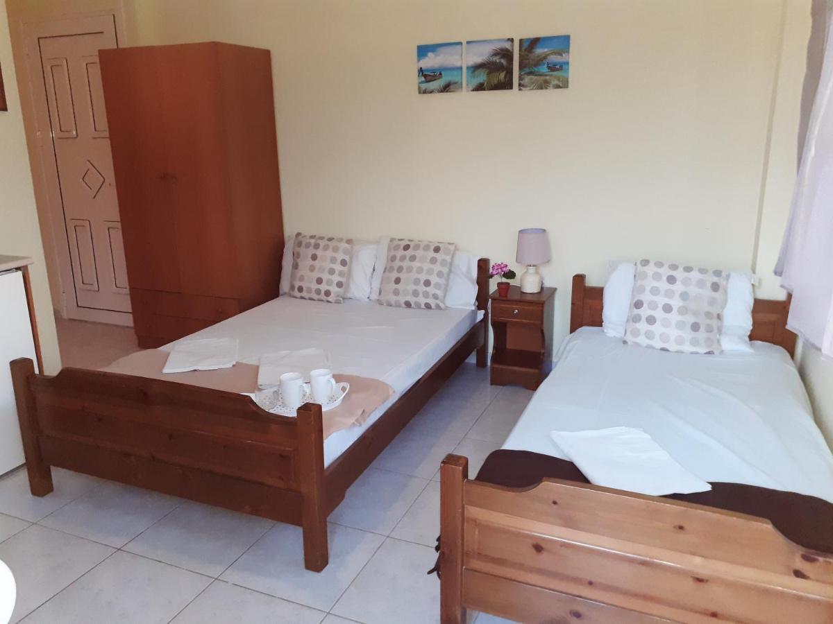 Polis΄ House Appartement Vrasná Buitenkant foto