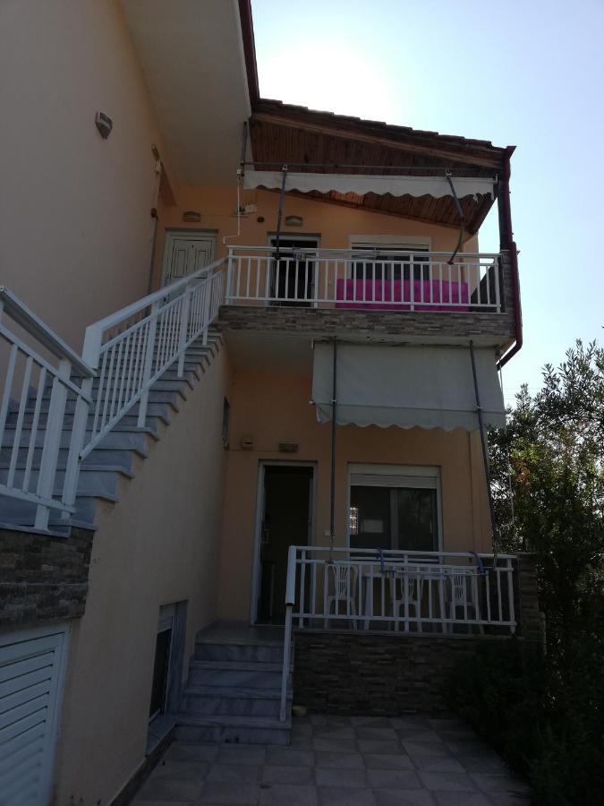Polis΄ House Appartement Vrasná Buitenkant foto