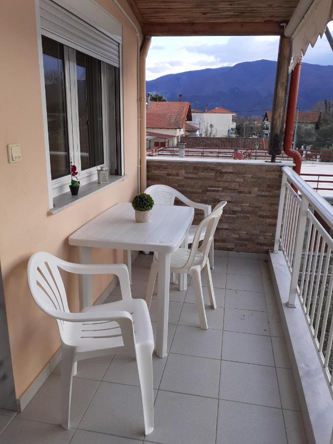 Polis΄ House Appartement Vrasná Buitenkant foto