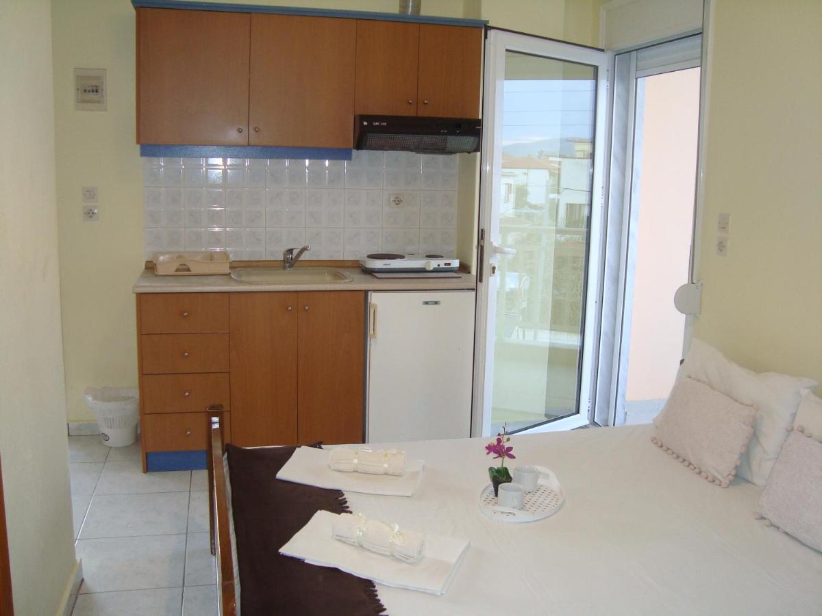 Polis΄ House Appartement Vrasná Buitenkant foto