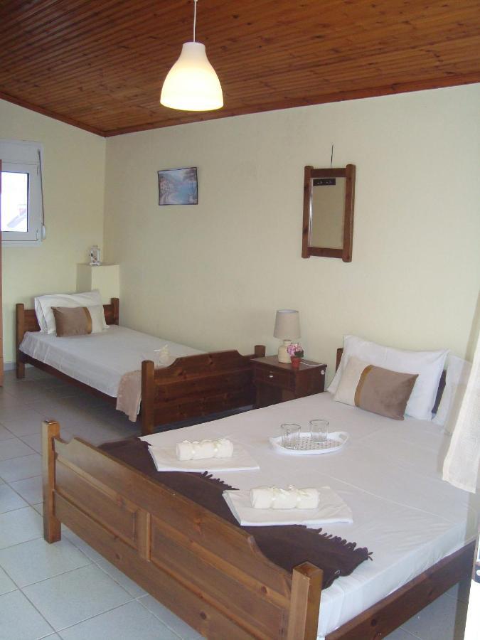 Polis΄ House Appartement Vrasná Buitenkant foto