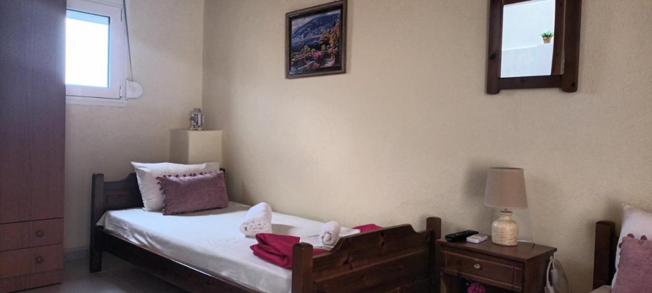 Polis΄ House Appartement Vrasná Buitenkant foto
